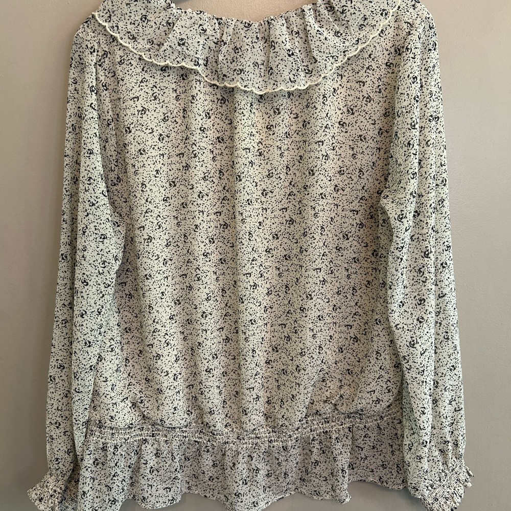 NWT Universal Thread long sleeved blouse with black design size L - Picture 11 of 16